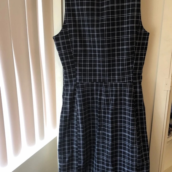 Dress - Picture 5 of 5